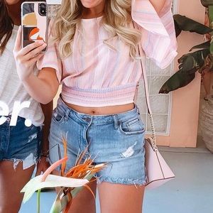 Flutter sleeve crop top